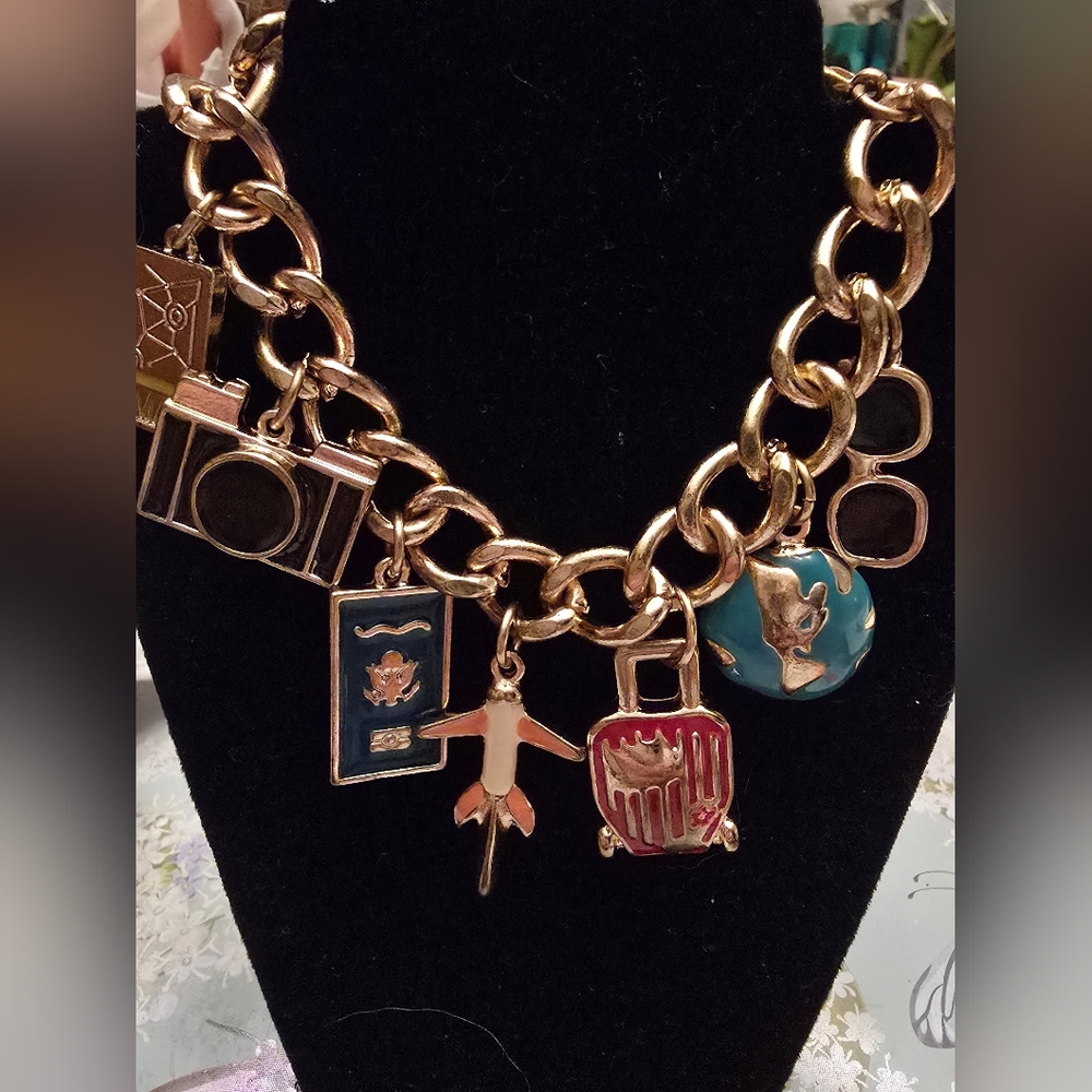 3 Pc., 1 Pc CHARMS ONLY (Betsey Johnson) Juicy Couture Bracelet, Heart Charms Br - Picture 4 of 8